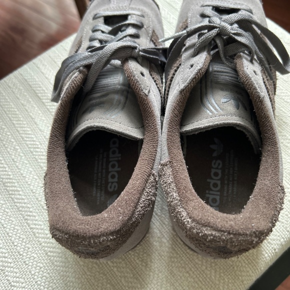 Adidas Grey Suede Gazelle Sneakers Trainers Warm Women's 8 / Men's 6.5 - Picture 5 of 7